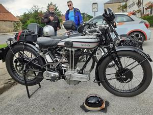 Ron's 1930 Norton Model 24. Another lovely sounding machine.