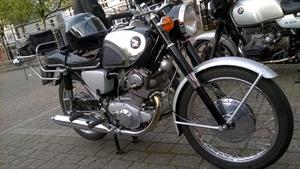 Dennis's 1964 305 Honda is beautifully maintained